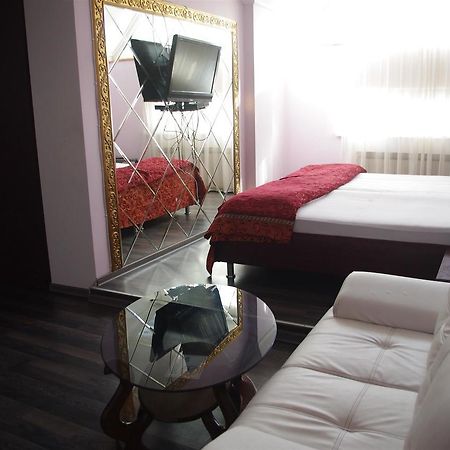 Emperum Nelson Hotel Κισινάου Εξωτερικό φωτογραφία