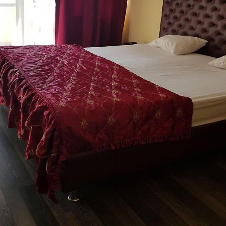 Emperum Nelson Hotel Κισινάου Εξωτερικό φωτογραφία