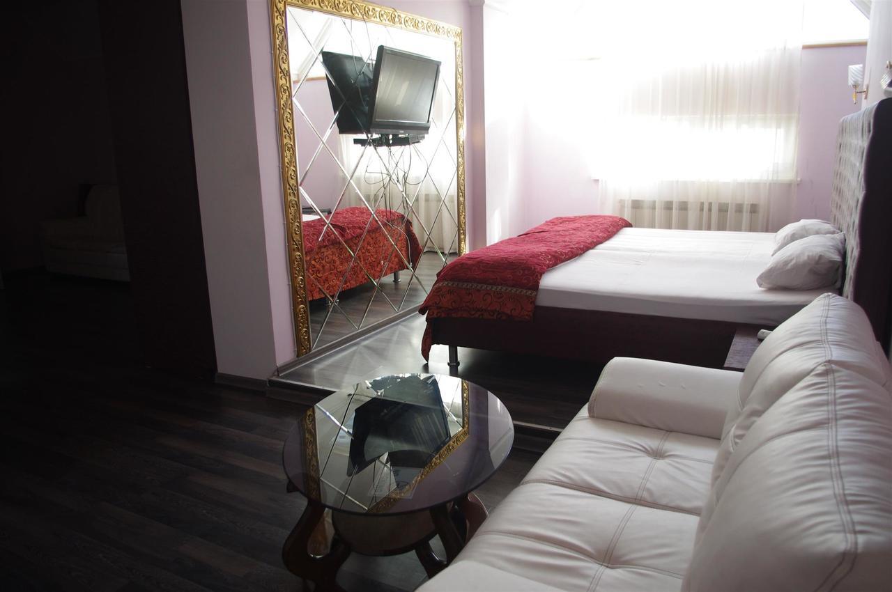 Emperum Nelson Hotel Κισινάου Εξωτερικό φωτογραφία