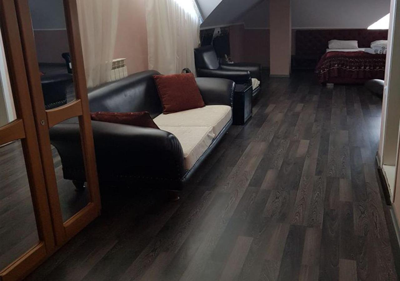 Emperum Nelson Hotel Κισινάου Εξωτερικό φωτογραφία