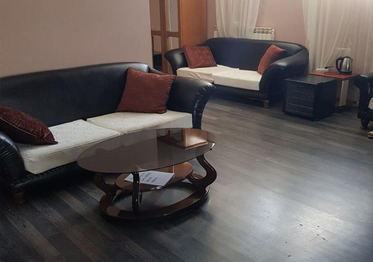 Emperum Nelson Hotel Κισινάου Εξωτερικό φωτογραφία