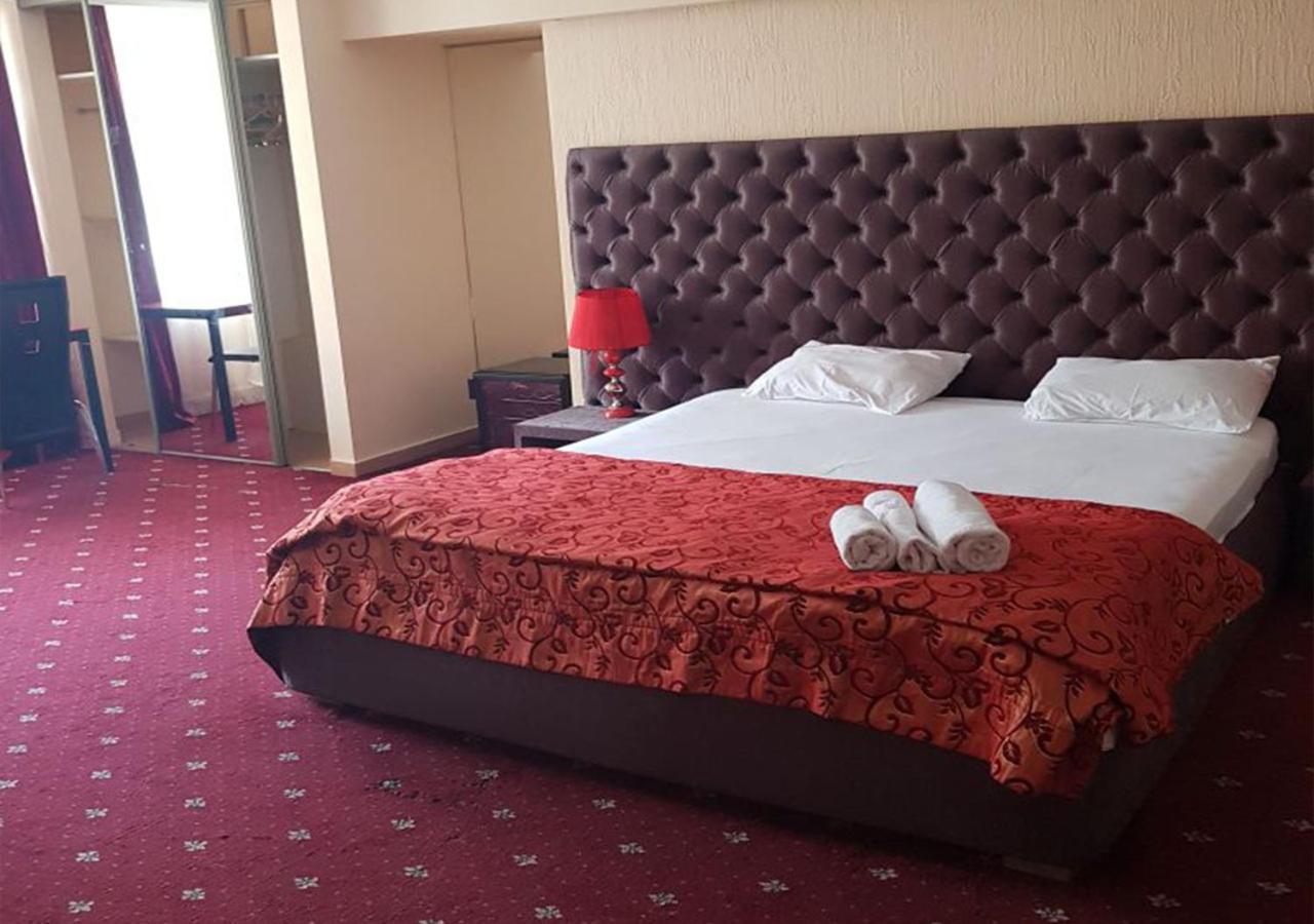 Emperum Nelson Hotel Κισινάου Εξωτερικό φωτογραφία