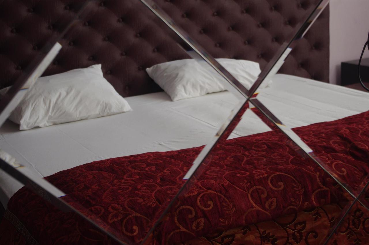 Emperum Nelson Hotel Κισινάου Εξωτερικό φωτογραφία
