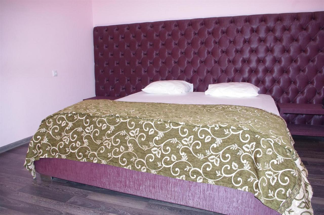 Emperum Nelson Hotel Κισινάου Εξωτερικό φωτογραφία