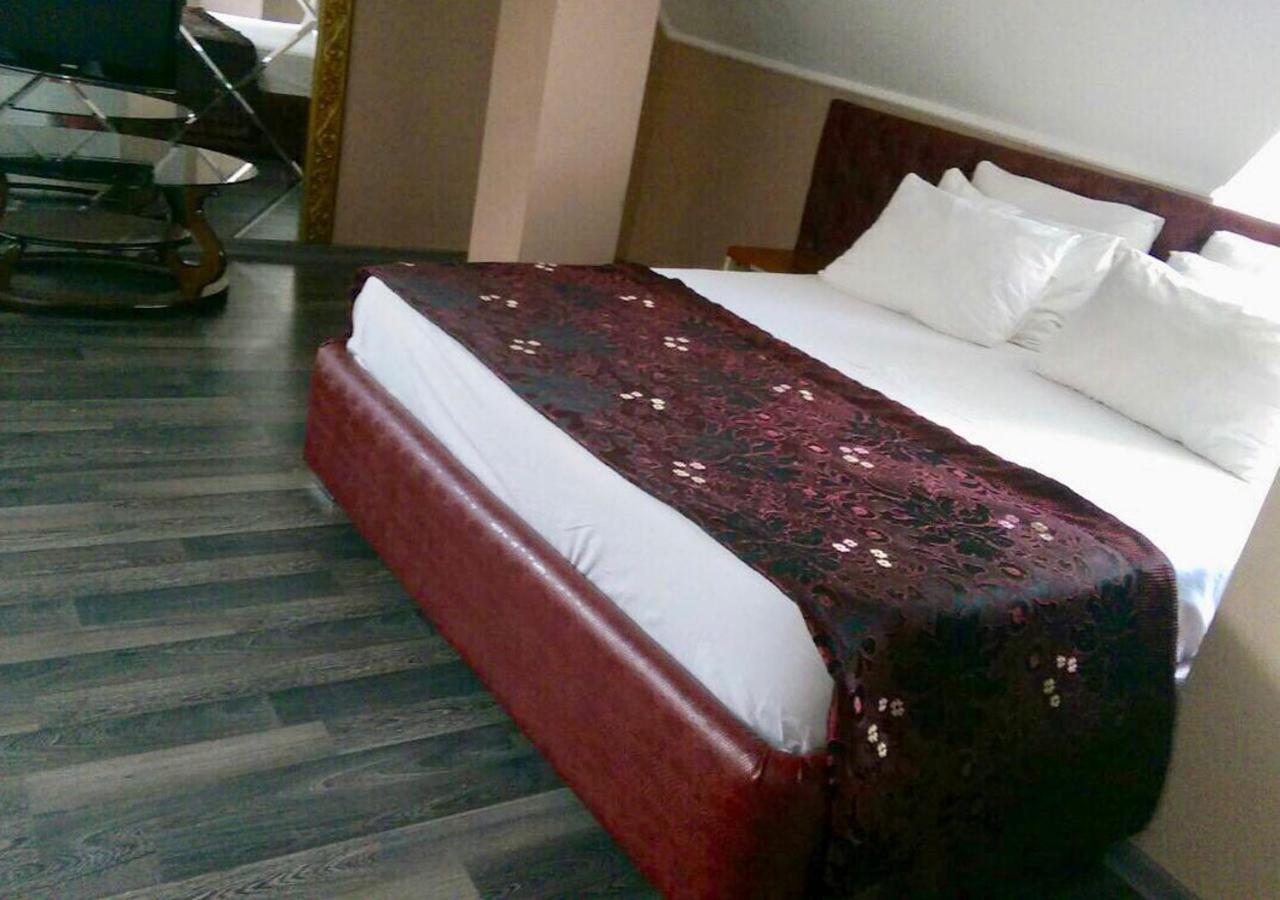 Emperum Nelson Hotel Κισινάου Εξωτερικό φωτογραφία