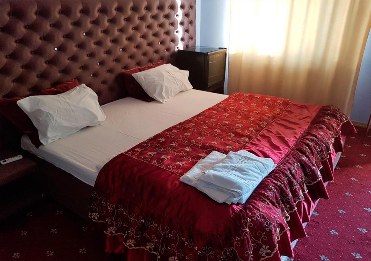 Emperum Nelson Hotel Κισινάου Εξωτερικό φωτογραφία